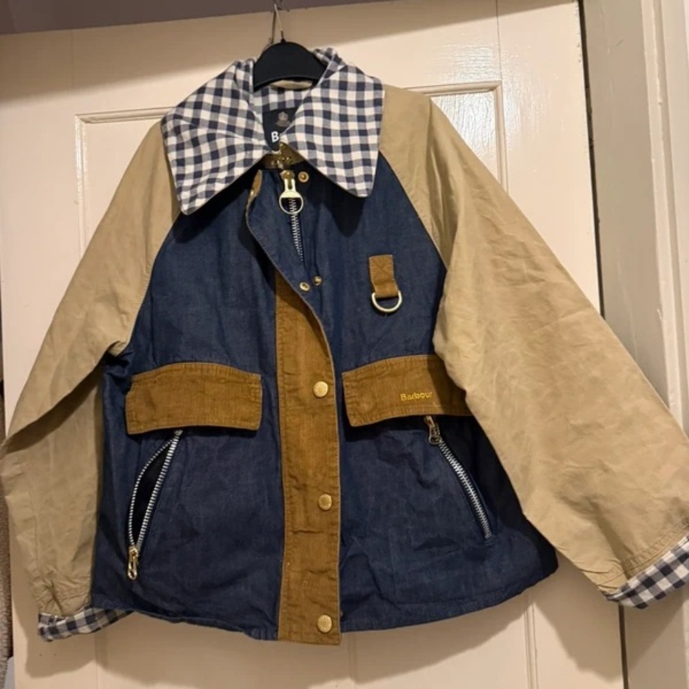 Burberry Navy and Beige Checkered Collar Jacket